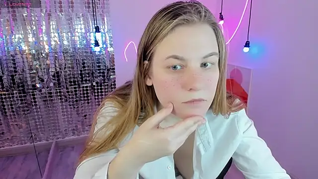 Snapshot of JadeSoft chatting on February 2025 08:53:02 PM JadeSoft online show from February 2025 08:53:02 PM