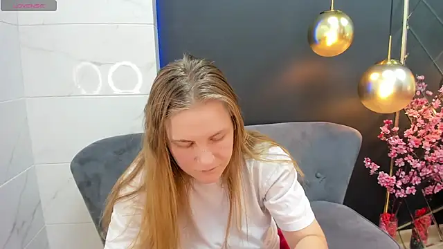 Snapshot of JadeSoft chatting on February 2025 07:49:01 PM JadeSoft online show from February 2025 07:49:01 PM