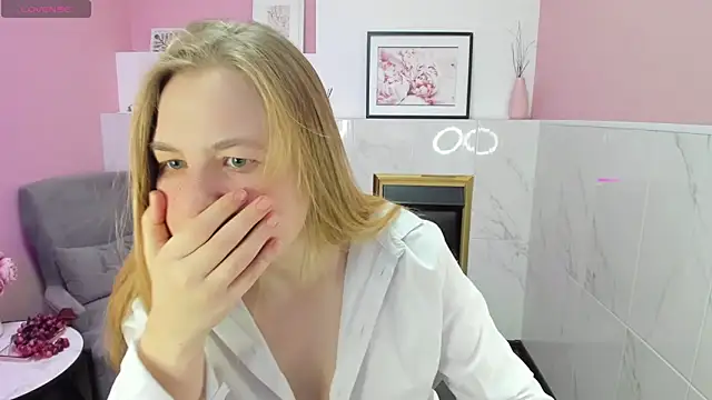 Snapshot of JadeSoft chatting on February 2025 09:25:02 PM JadeSoft online show from February 2025 09:25:02 PM