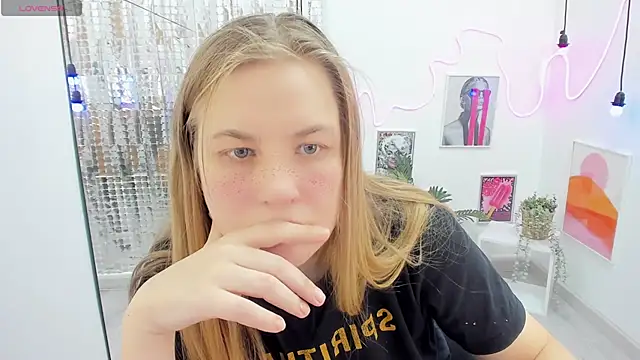 Snapshot of JadeSoft chatting on February 2025 08:49:02 PM JadeSoft online show from February 2025 08:49:02 PM