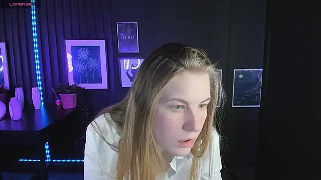 Snapshot of JadeSoft chatting on February 2025 02:19:02 PM JadeSoft online show from February 2025 02:19:02 PM