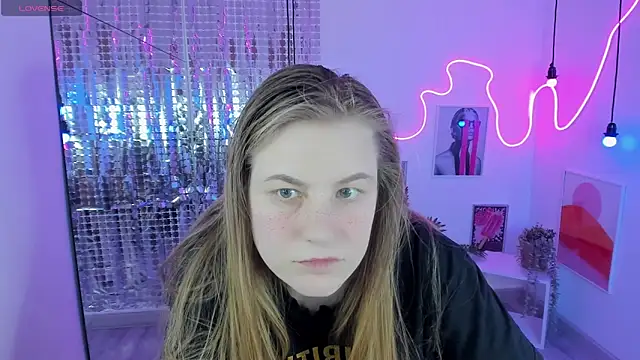 Snapshot of JadeSoft chatting on February 2025 09:16:02 PM JadeSoft online show from February 2025 09:16:02 PM