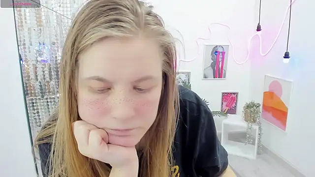 Snapshot of JadeSoft chatting on February 2025 03:36:02 AM JadeSoft online show from February 2025 03:36:02 AM