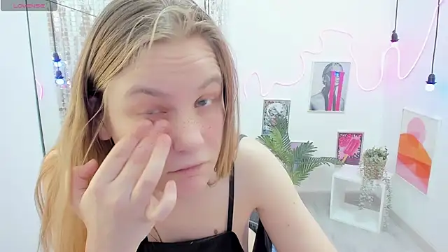 Snapshot of JadeSoft chatting on March 2025 11:54:01 PM JadeSoft online show from March 2025 11:54:01 PM