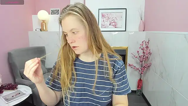 Snapshot of JadeSoft chatting on March 2025 08:37:02 PM JadeSoft online show from March 2025 08:37:02 PM