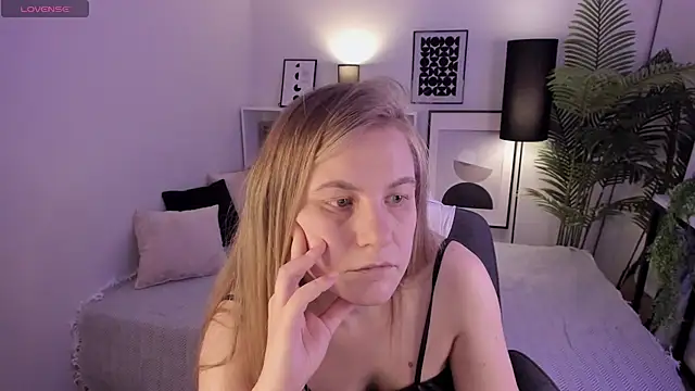 Snapshot of JadeSoft chatting on March 2025 11:49:02 PM JadeSoft online show from March 2025 11:49:02 PM