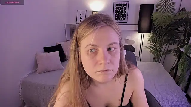 Snapshot of JadeSoft chatting on March 2025 02:50:01 AM JadeSoft online show from March 2025 02:50:01 AM