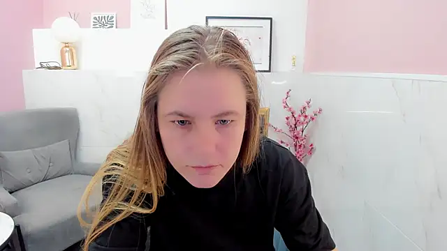 Snapshot of JadeSoft chatting on October 2025 01:44:01 PM JadeSoft online show from October 2025 01:44:01 PM