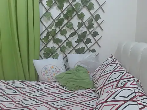 Snapshot of Lovelywife786 chatting on December 2024 02:53:01 PM Lovelywife786 online show from December 2024 02:53:01 PM