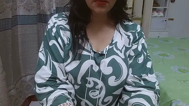 Snapshot of Lovelywife786 chatting on September 2025 05:02:01 PM Lovelywife786 online show from September 2025 05:02:01 PM