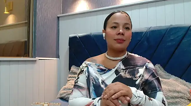 EmilyQueen3x online show from February 2025 01:46:02 PM