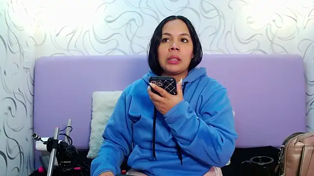 EmilyQueen3x online show from October 2025 12:58:01 PM