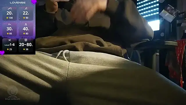 Purple Flamingo online show from November 2025 03:01:02 PM