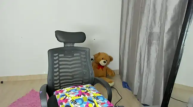 Snapshot of _Hello_Titty_ chatting on January 2025 02:00:02 AM Hello Titty online show from January 2025 02:00:02 AM