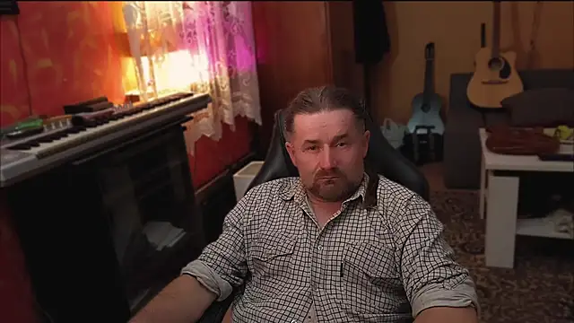 Mosiadz1975 online show from March 2025 10:32:02 PM