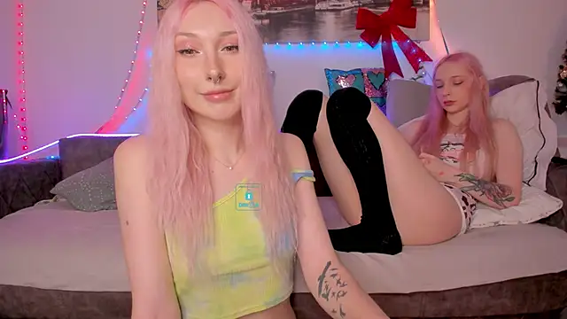 Snapshot of AlexRoseLiRed chatting on January 2025 08:47:01 PM AlexRoseLiRed online show from January 2025 08:47:01 PM