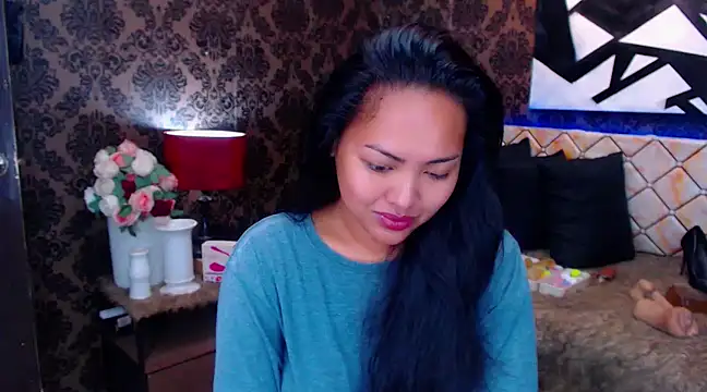 Snapshot of HugeCock_Savanna chatting on February 2025 03:45:01 AM HugeCock Savanna online show from February 2025 03:45:01 AM