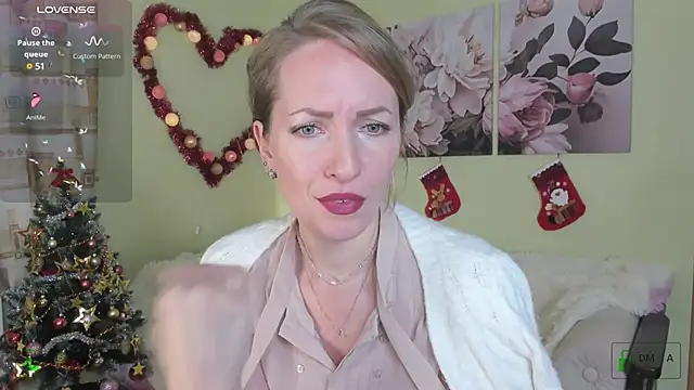 Queenymel online show from December 2024 03:39:01 PM