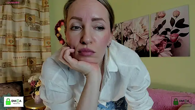 Queenymel online show from January 2025 03:58:01 PM