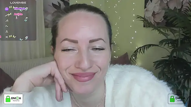 Snapshot of Queenymel chatting on March 2026 04:21:02 PM Queenymel online show from March 2026 04:21:02 PM