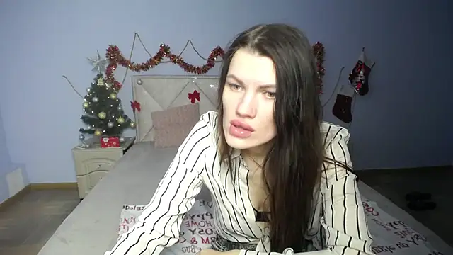 Snapshot of MilaLoona chatting on December 2024 07:32:01 AM MilaLoona online show from December 2024 07:32:01 AM