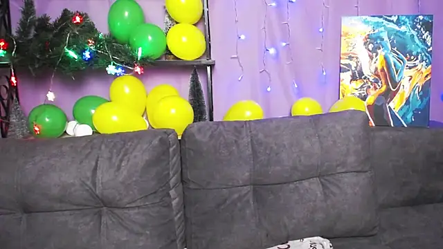 Snapshot of MilaLoona chatting on January 2025 01:32:02 PM MilaLoona online show from January 2025 01:32:02 PM