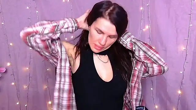 Snapshot of MilaLoona chatting on March 2026 07:14:02 AM MilaLoona online show from March 2026 07:14:02 AM