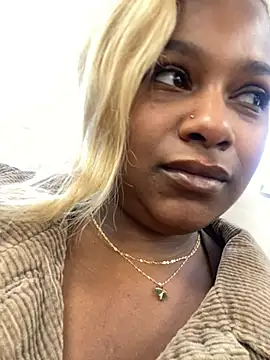 Snapshot of BigFineSelena chatting on March 2025 04:51:02 PM BigFineSelena online show from March 2025 04:51:02 PM