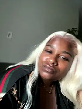 Snapshot of BigFineSelena chatting on September 2025 11:06:02 PM BigFineSelena online show from September 2025 11:06:02 PM