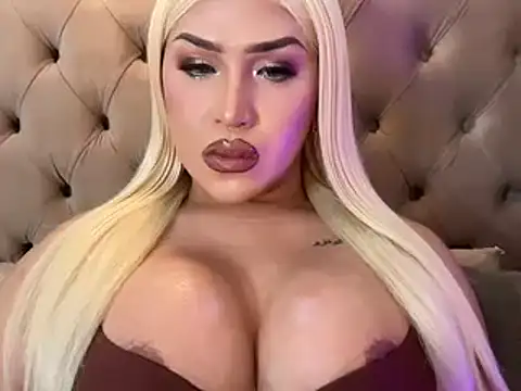 Snapshot of Your_Majesty_Tyra chatting on December 2024 08:08:02 AM Your Majesty Tyra online show from December 2024 08:08:02 AM