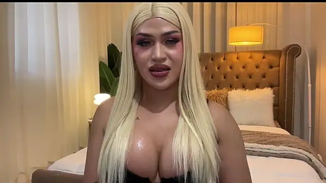 Snapshot of Your_Majesty_Tyra chatting on February 2025 07:47:02 AM Your Majesty Tyra online show from February 2025 07:47:02 AM