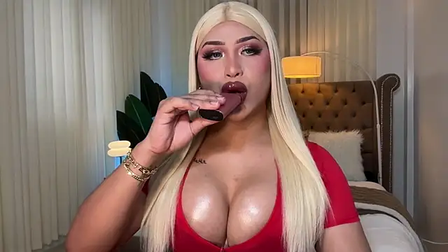 Snapshot of Your_Majesty_Tyra chatting on March 2025 04:49:02 AM Your Majesty Tyra online show from March 2025 04:49:02 AM