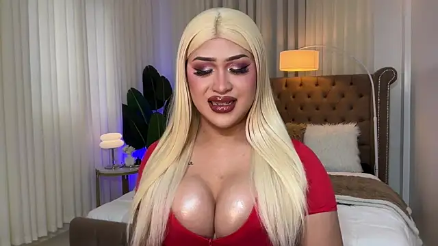 Snapshot of Your_Majesty_Tyra chatting on March 2025 05:00:01 AM Your Majesty Tyra online show from March 2025 05:00:01 AM