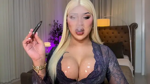 Snapshot of Your_Majesty_Tyra chatting on October 2025 05:09:02 AM Your Majesty Tyra online show from October 2025 05:09:02 AM