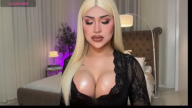 Snapshot of Your_Majesty_Tyra chatting on February 2026 05:24:01 AM Your Majesty Tyra online show from February 2026 05:24:01 AM