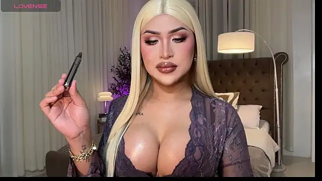 Snapshot of Your_Majesty_Tyra chatting on March 2026 05:58:02 AM Your Majesty Tyra online show from March 2026 05:58:02 AM