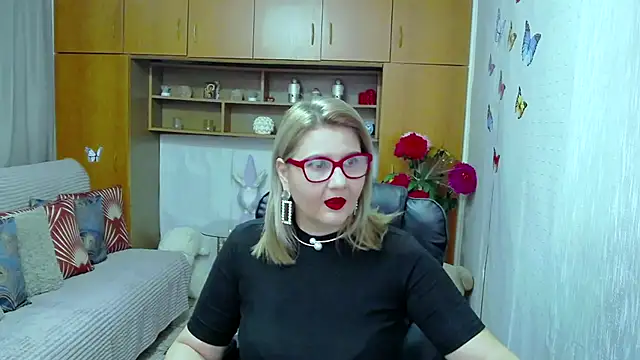 LucilleFenlys online show from November 2025 07:27:02 PM