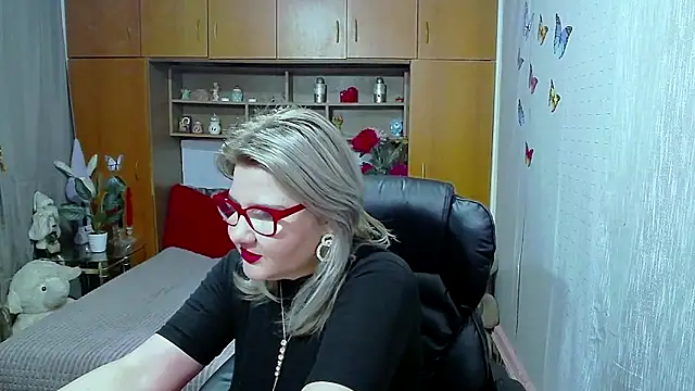 Snapshot of LucilleFenlys chatting on March 2026 05:40:01 PM LucilleFenlys online show from March 2026 05:40:01 PM