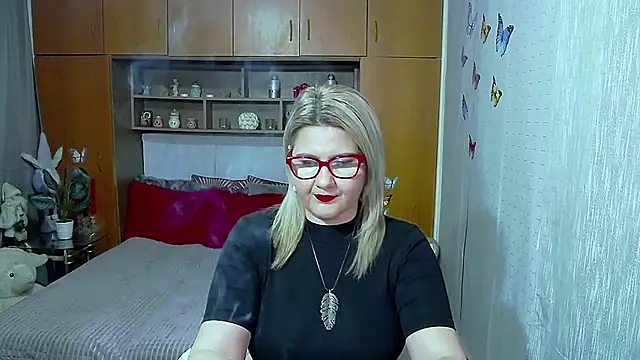 Snapshot of LucilleFenlys chatting on April 2026 07:00:01 PM LucilleFenlys online show from April 2026 07:00:01 PM