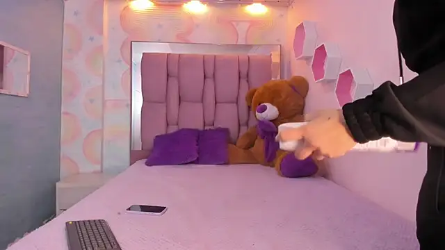 dayra angels online show from February 2025 03:20:01 AM