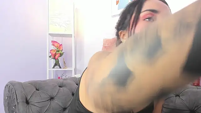 miss soffi  online show from December 2024 03:17:01 PM