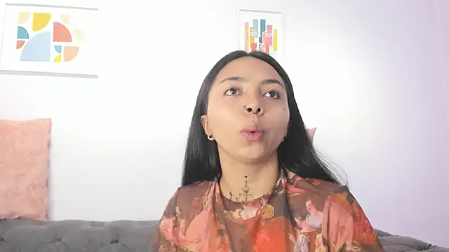 miss soffi  online show from December 2024 12:08:02 PM