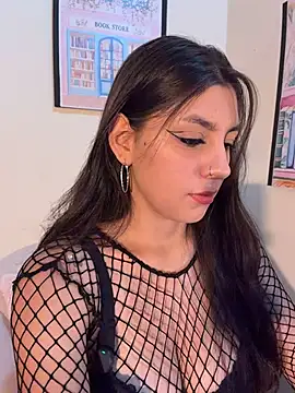 loolla 23 online show from May 2026 08:58:01 PM