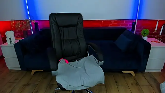 Snapshot of Kamilla_Hot chatting on September 2025 06:32:02 PM Kamilla Hot online show from September 2025 06:32:02 PM