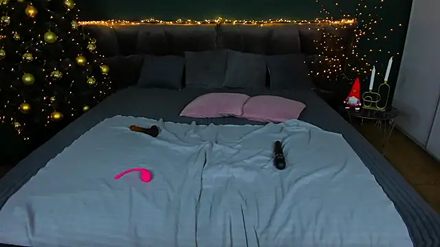 Snapshot of Kamilla_Hot chatting on December 2025 06:33:02 AM Kamilla Hot online show from December 2025 06:33:02 AM