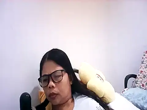 Snapshot of pinay_milfxx chatting on November 2025 05:31:02 AM pinay milfxx online show from November 2025 05:31:02 AM