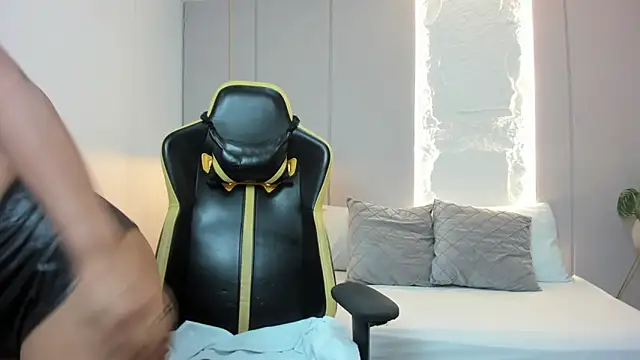 isabella florez online show from March 2026 11:47:01 AM