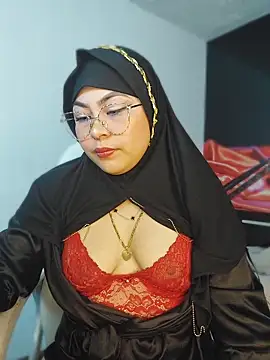 Hana    online show from April 2026 11:32:02 PM