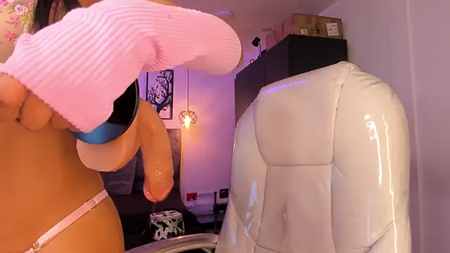 Snapshot of Olivia_ds chatting on December 2024 03:54:02 AM Olivia ds online show from December 2024 03:54:02 AM