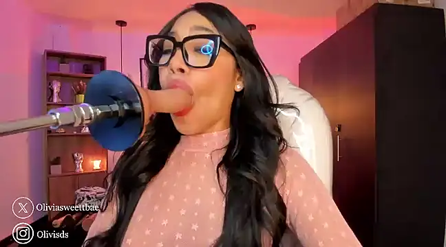 Snapshot of Olivia_ds chatting on January 2025 04:03:01 AM Olivia ds online show from January 2025 04:03:01 AM